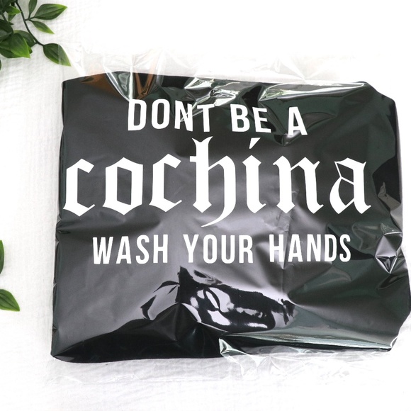 *LIMITED QTY* ‘Don't Be A Cochina' Sweatshirt - Picture 4 of 4